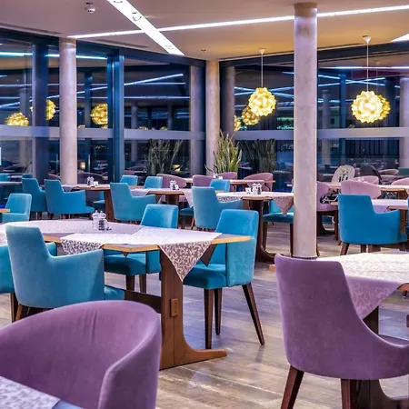 Ξενοδοχείο Plaza 4*