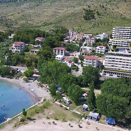 Plaza Ξενοδοχείο 4*