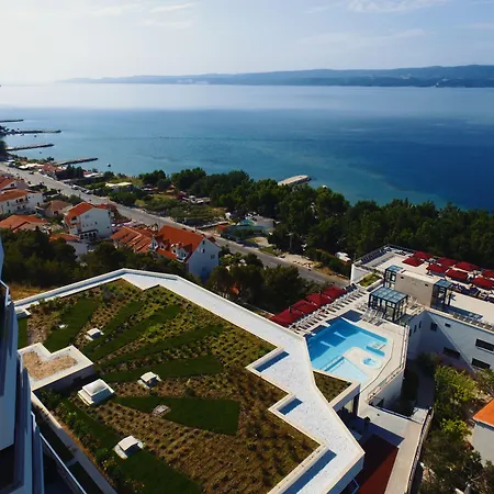 Plaza Ξενοδοχείο 4*