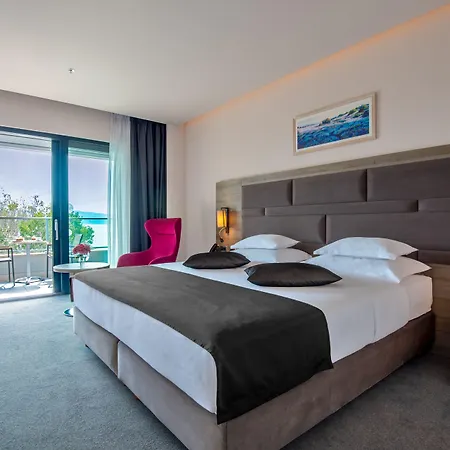 Plaza Ξενοδοχείο Duće