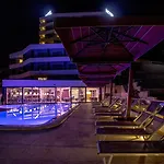 Plaza Hotel 4*