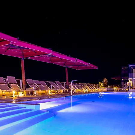 מלון Plaza 4*