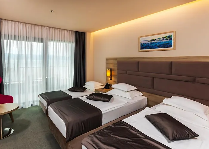 Plaza Hotel Duće