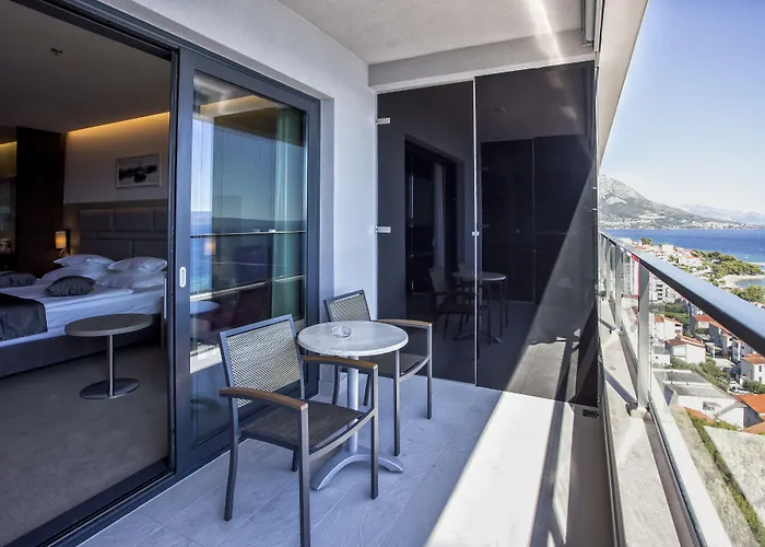 Plaza 4* Duće