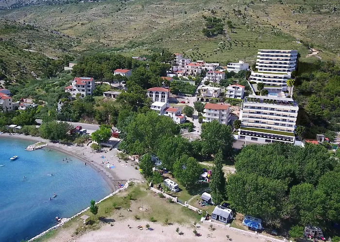 Plaza Hotel 4*